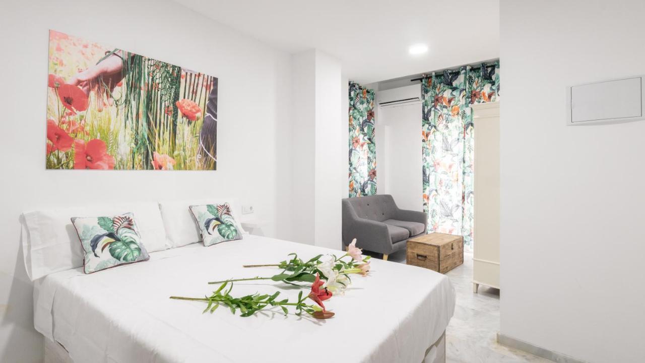 Guesthouse Room & Studio Seville La Flamenka מראה חיצוני תמונה