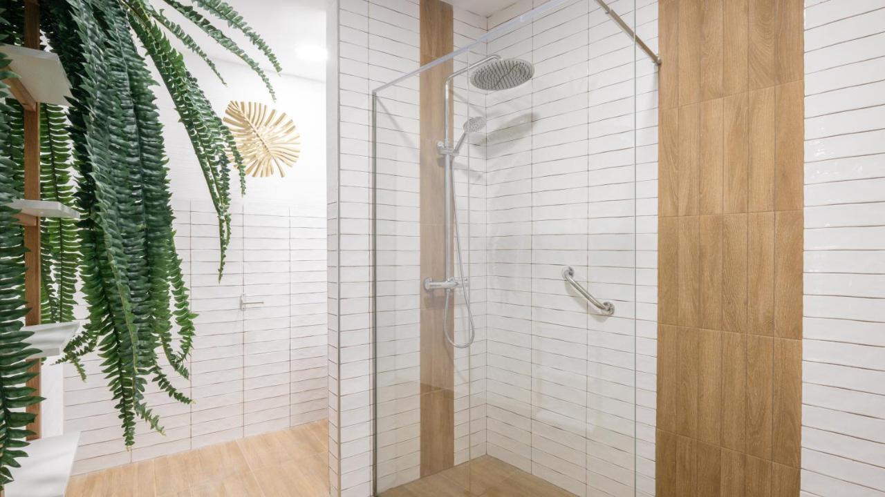 Guesthouse Room & Studio Seville La Flamenka מראה חיצוני תמונה