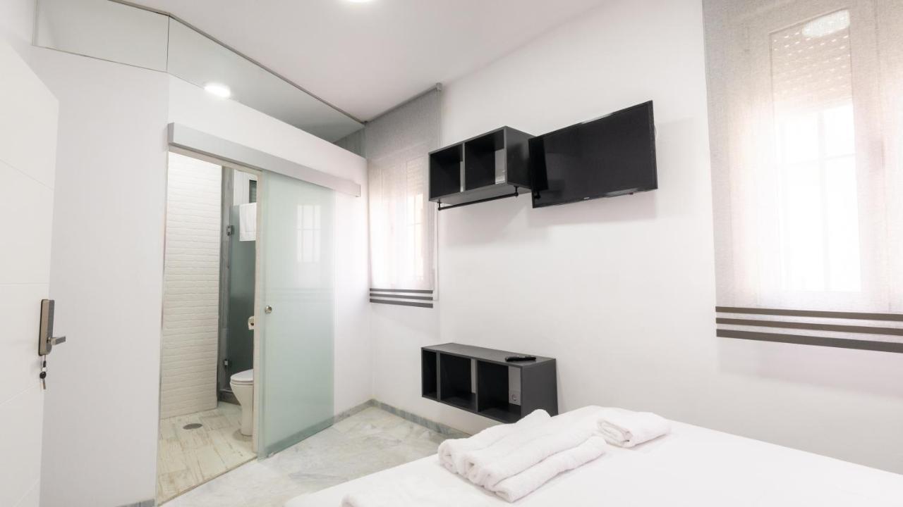 Guesthouse Room & Studio Seville La Flamenka מראה חיצוני תמונה