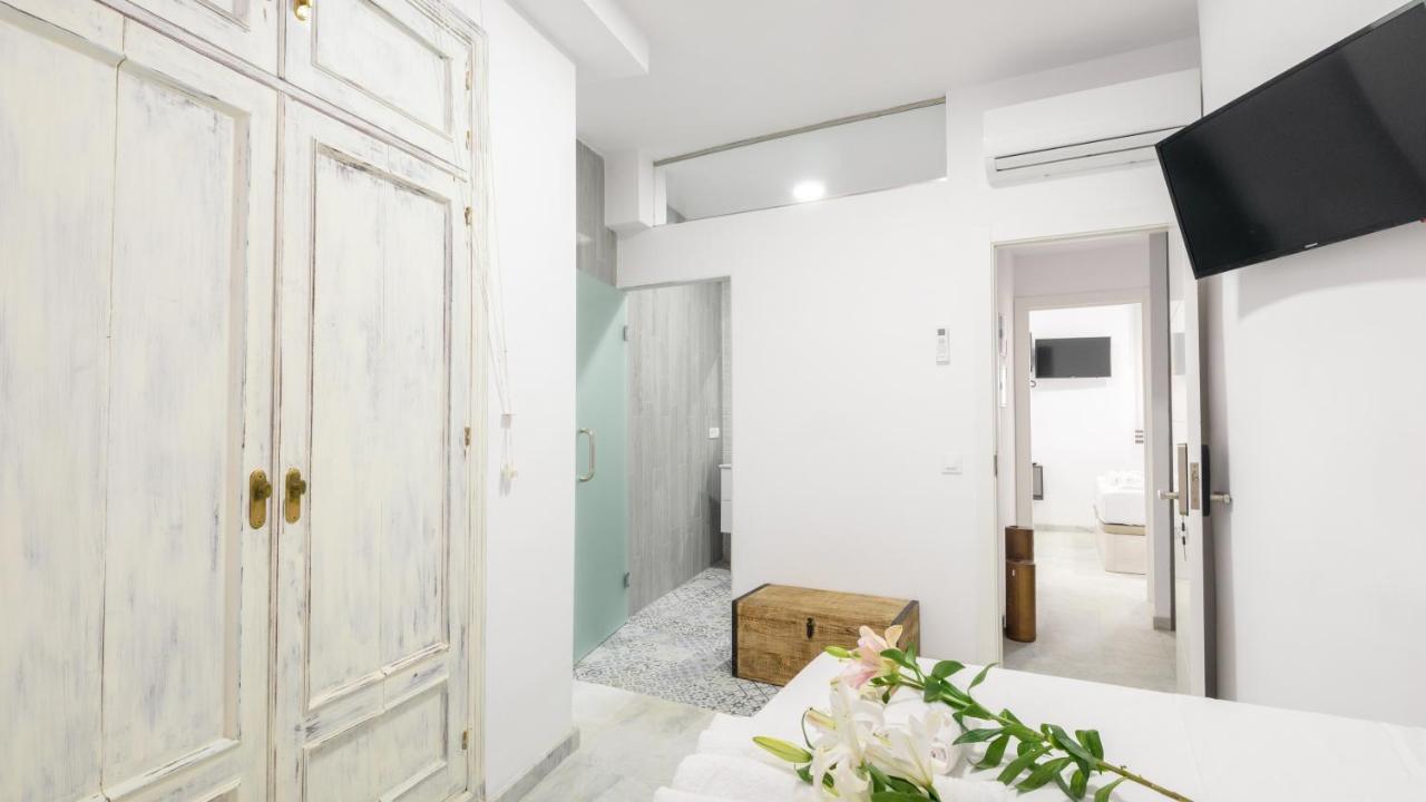 Guesthouse Room & Studio Seville La Flamenka מראה חיצוני תמונה