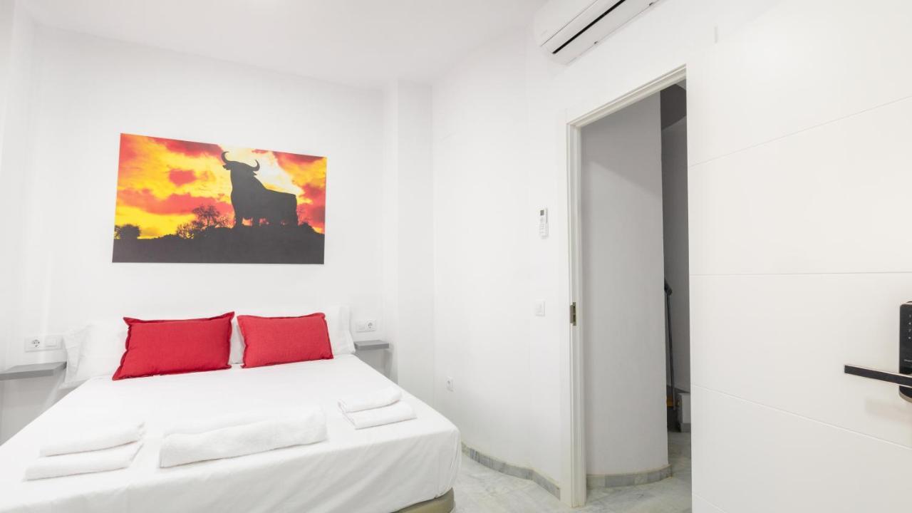 Guesthouse Room & Studio Seville La Flamenka מראה חיצוני תמונה