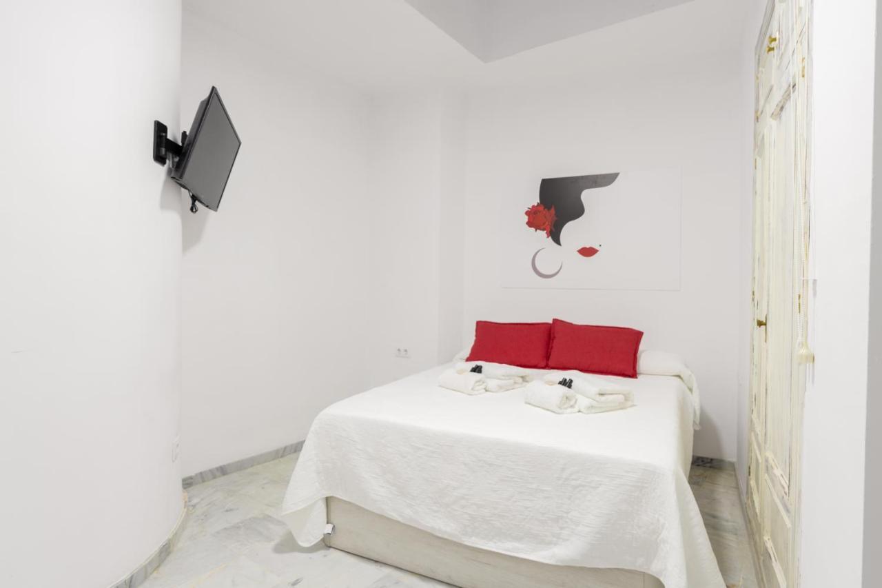 Guesthouse Room & Studio Seville La Flamenka מראה חיצוני תמונה