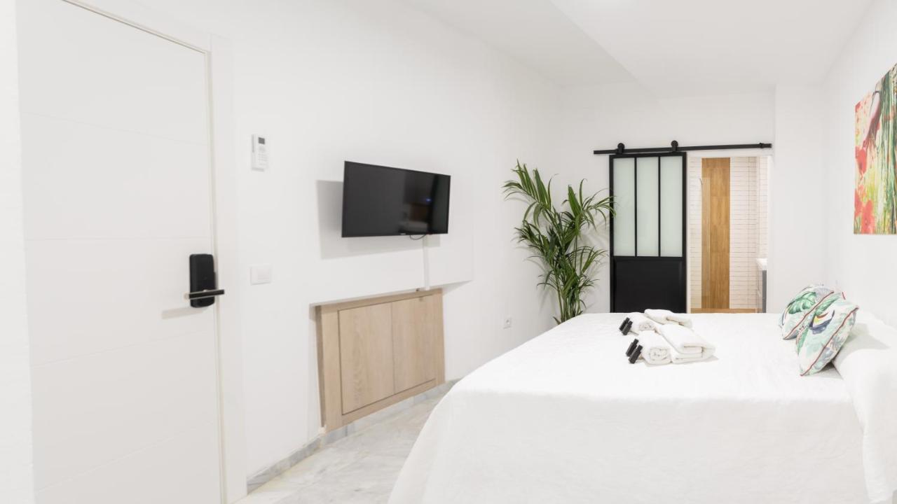 Guesthouse Room & Studio Seville La Flamenka מראה חיצוני תמונה